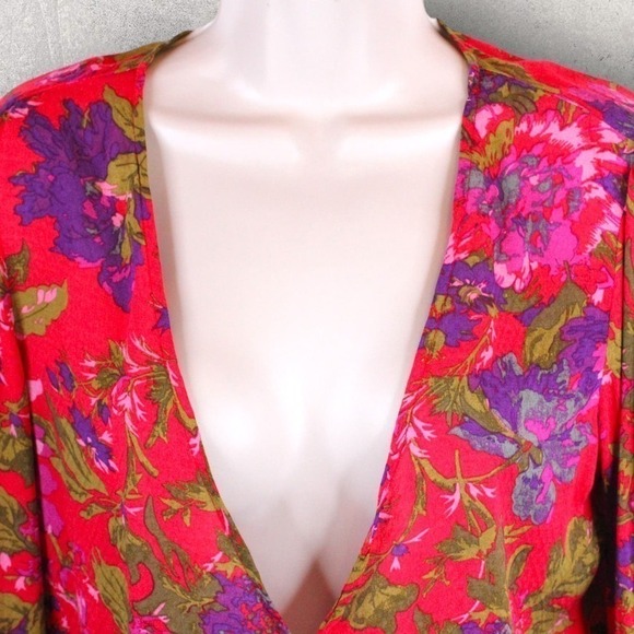 UO Georgie Surplice Blouse Floral Long Sleeve in Pinks Size Large - Picture 11 of 15